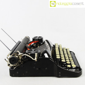 Corona Typewriters, macchina da scrivere Corona model 4 (3)