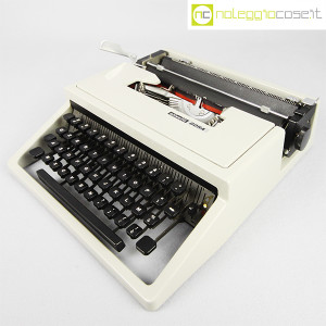 Olivetti, macchina da scrivere Dora, Ettore Sottsass (1)
