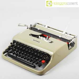 Olivetti, macchina da scrivere Lettera 22 grigio sabbia, Marcello Nizzoli (2)